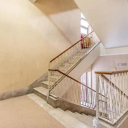 Up Rum i privatbostad Rom